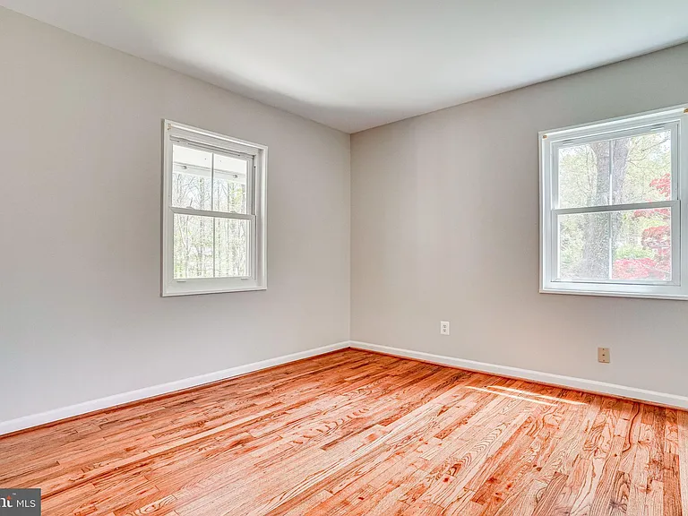 7430 Hastings St — Photo 33
