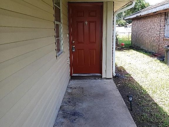 3rd image of 644 Urbandale St