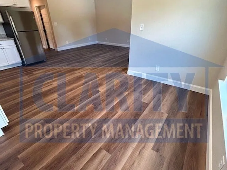 1594 Perry St SE — Photo 6