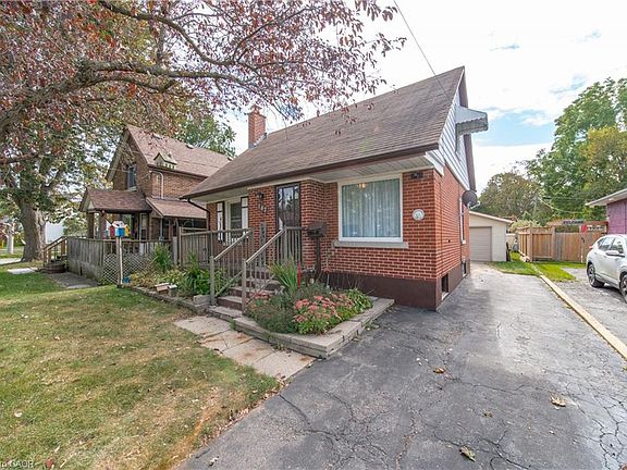 3rd image of 147 Glen Rd