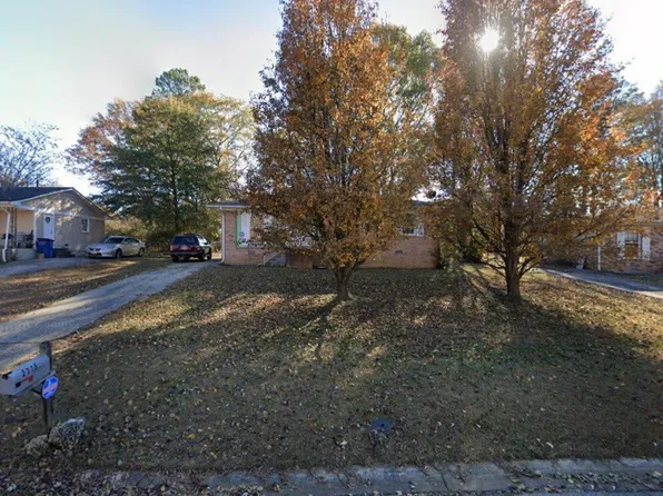 2715 Somerton Dr, Morrow, GA 30260
