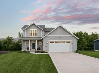 855 Goldfinch Ln, Marshall, WI 53559
