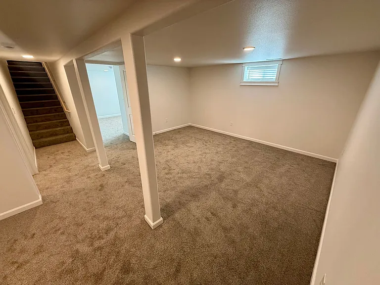 1329 Elm St — Photo 39