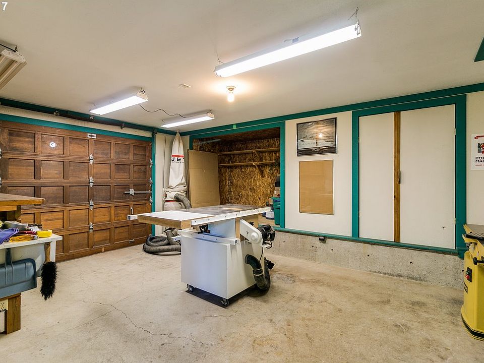 2nd image of 3098 Hendricks Hill Dr