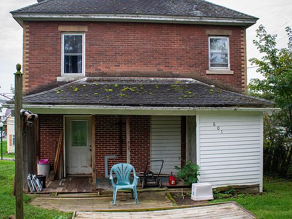 2nd image of 601 Maple Ave