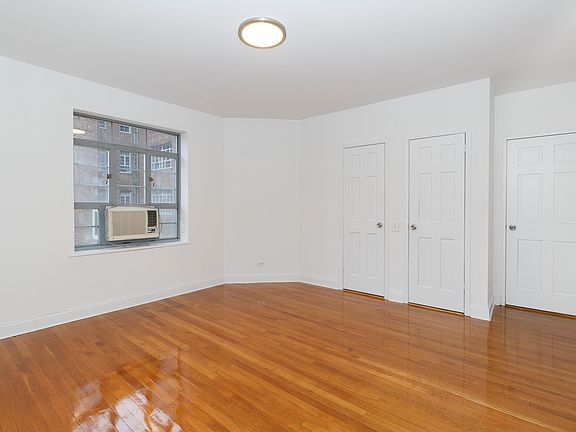 3rd image of 150 Greenway Ter APT 37W