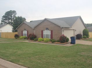 163 Rolling Oaks Dr, Maumelle, AR 72113