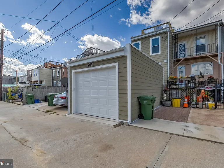 715 S Conkling St — Photo 39