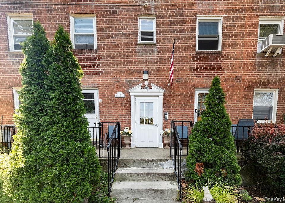 1st image of 15 LEEWOOD Circle #1R