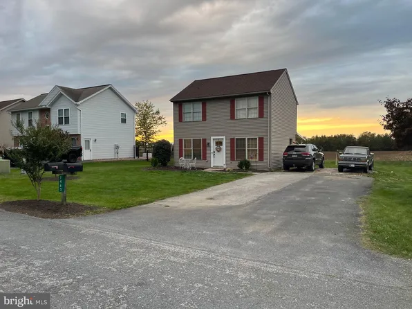 1463 Mountain Shadow Ter, Fayetteville, PA 17222