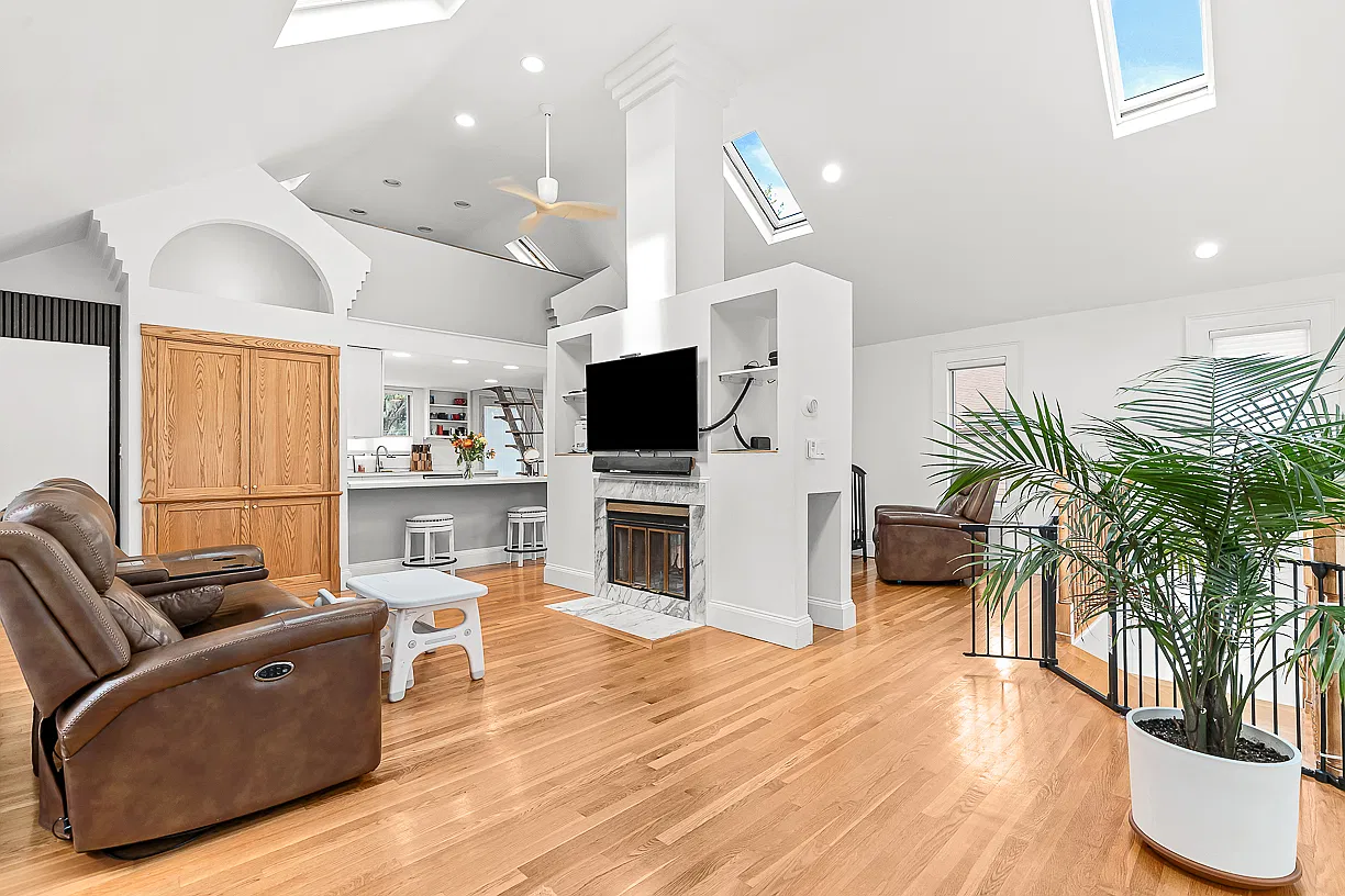 2 bed, 2.5 bath, 2173 sqft, $5,500 — Photo 1