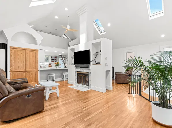147 Cushing St APT 5, Cambridge, MA 02138