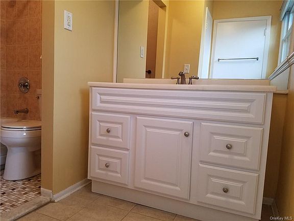 5th image of 717 Manette Ln
