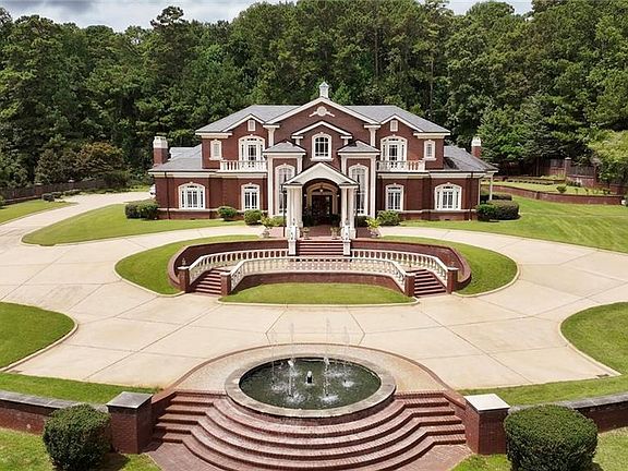3rd image of 601 Country Club Rd