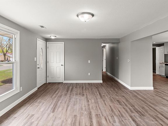 5th image of 2507 Forest Valley Dr