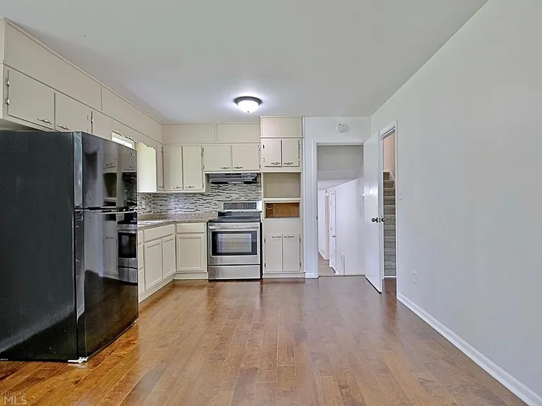 745 Anderson Dr — Photo 18
