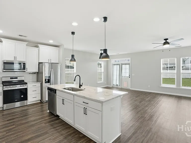 75 Pomona Cir — Photo 11