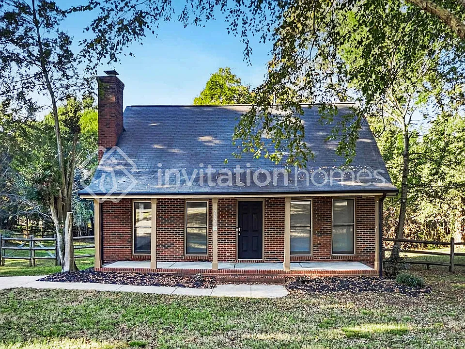 2620 Woodcrest Dr SW