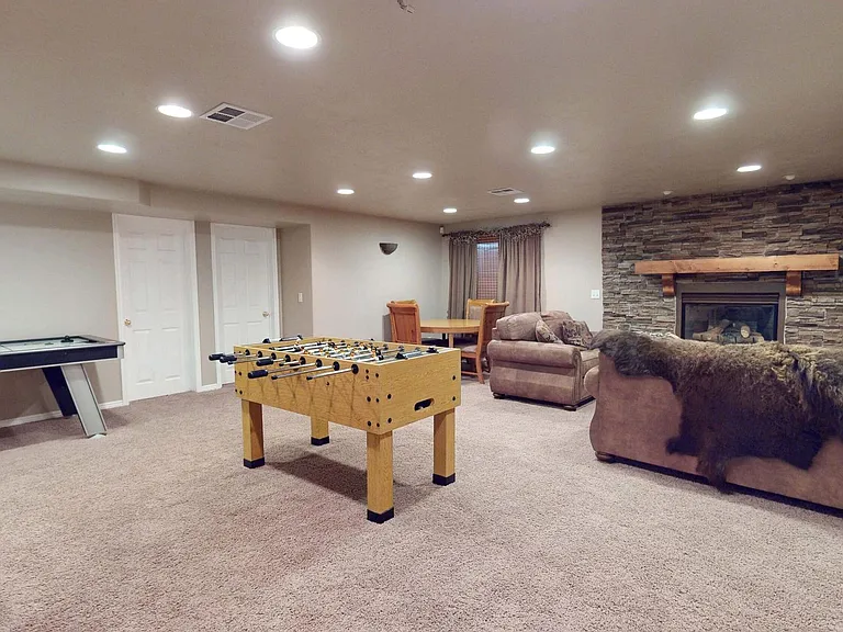 853 W Kestrel Ct — Photo 27