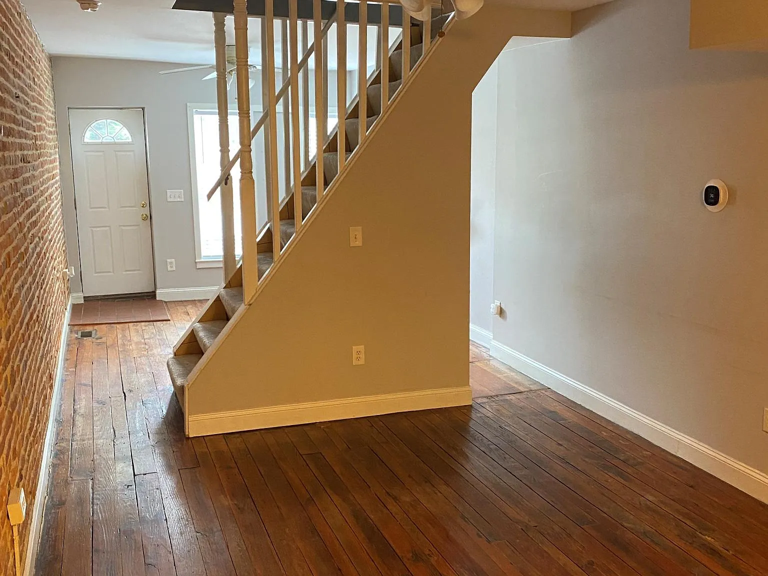 2 bed, 1040 sqft, $2,000 — Photo 2