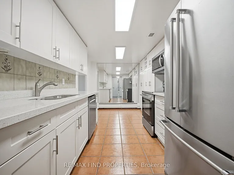 30 Wellington St E #901 — Photo 15