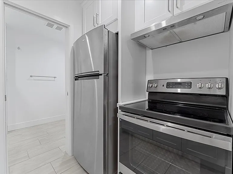 2736 Pomeroy Ave — Photo 7