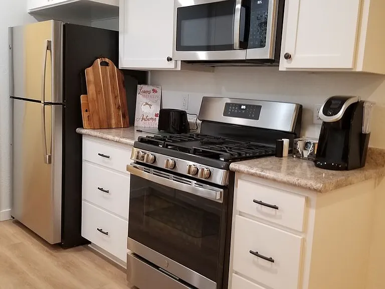 Newer Two bedroom/Two bath Duplex | Available Late July — Photo 4