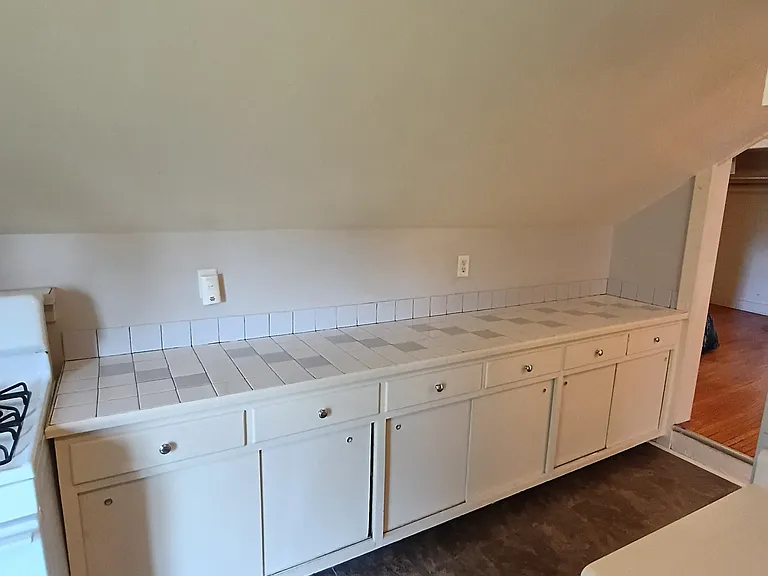 721 E 13th St #4 — Photo 7