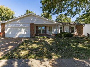 4227 Meadowgreen Trails Dr, Saint Louis, MO 63129