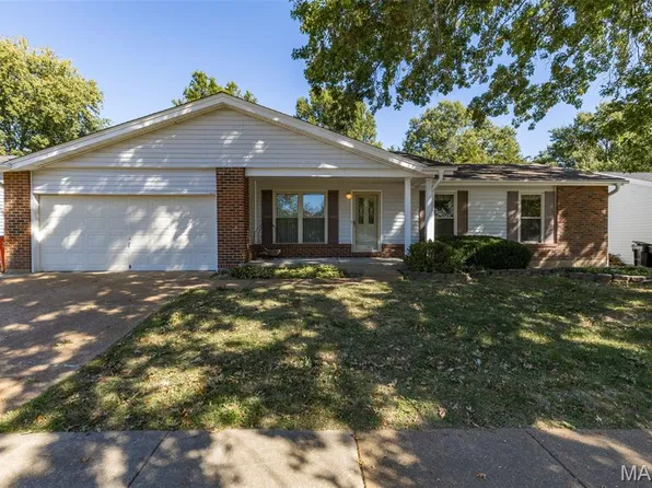 4227 Meadowgreen Trails Dr, Saint Louis, MO 63129