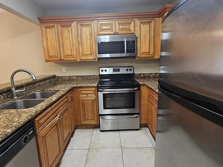 1561 Windorah Way #A — Photo 4