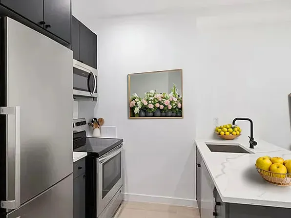 897 Knickerbocker Avenue image 2 of 5