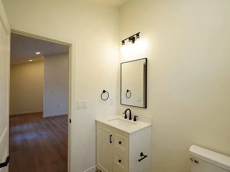 4805 Charlotte Way — Photo 40