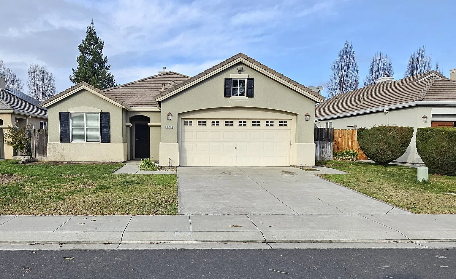 877 Donovan St photo 1