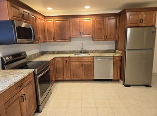 200 Harwood Pl #6, Yorktown Heights, NY 10598