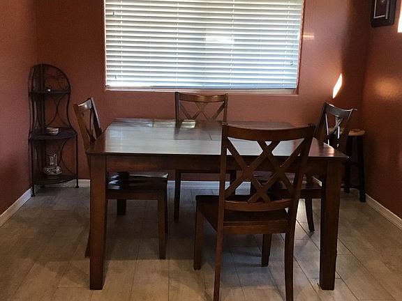 Dining area off kitchen