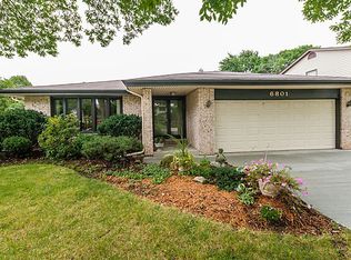 6801 Powell St, Downers Grove, IL 60516
