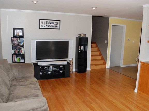 3rd image of 16728 Tinley Park Dr