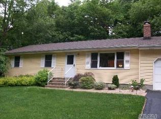 6 Lower Rocky Point Rd, Rocky Point, NY 11778