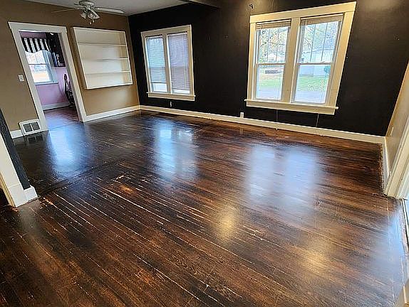 5th image of 2900 Richmond Ave