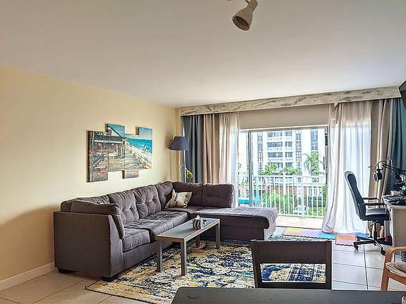 4th image of 1700 NE 105th St APT 502