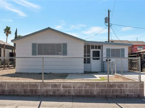 517 Hopi Pl, Boulder, NV 89005