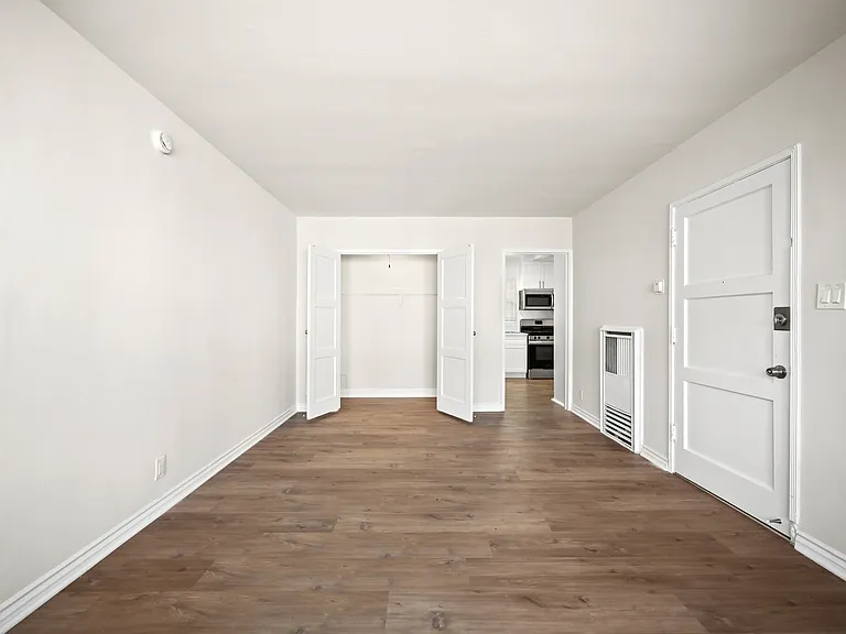 1628 S Saint Andrews Pl #1 — Photo 3