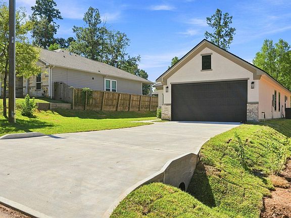 3rd image of 3020 Apache St