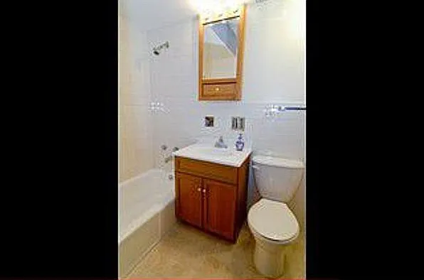 405 Home Ave #302 — Photo 8