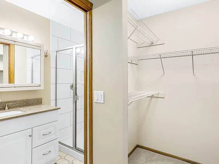 1501 Twin Springs Rd — Photo 15