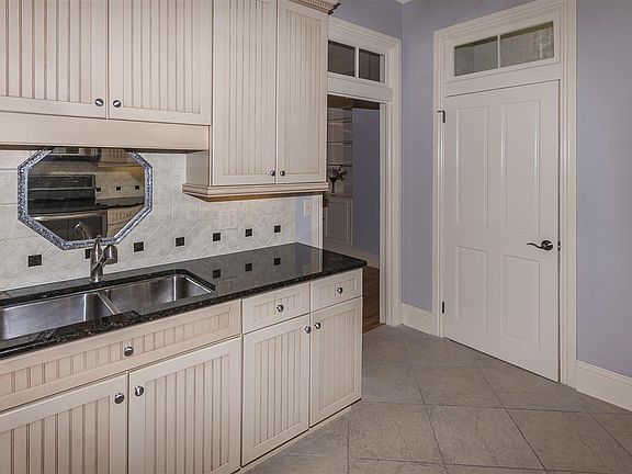 5th image of 172 Cordova St APT 3