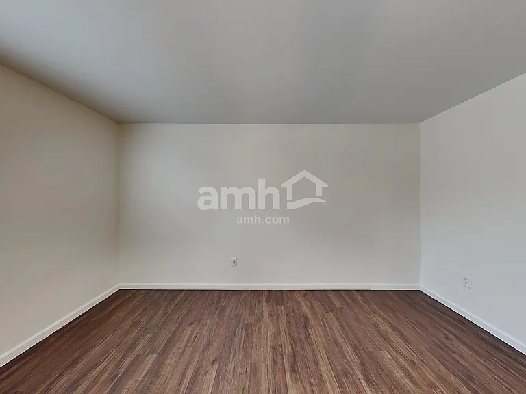 854 E Artesia Pl — Photo 10