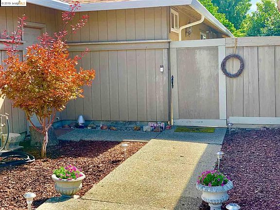 2nd image of 2211 Old Creek Cir