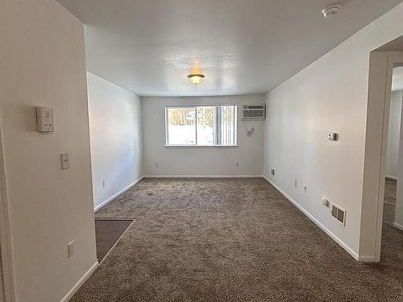 4th image of 723 Green Rd APT 217